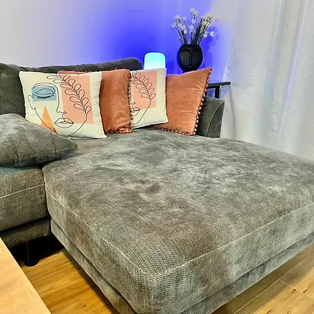 Modern Near Mckenzie דירה לרנקה