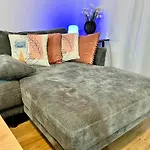 Modern Near Mckenzie شقة لارنكا