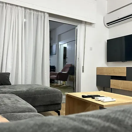 Modern Near Mckenzie شقة لارنكا