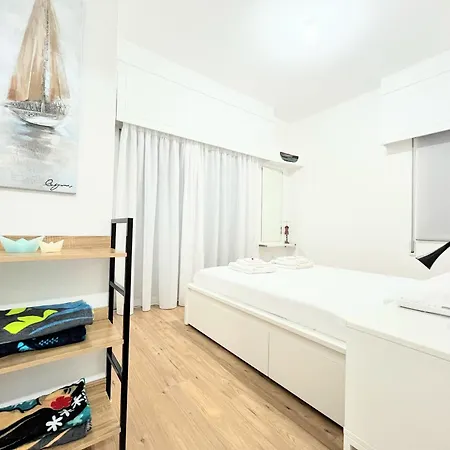 Modern Near Mckenzie * Lárnaka