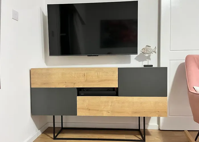 Апартаменты Modern Near Mckenzie